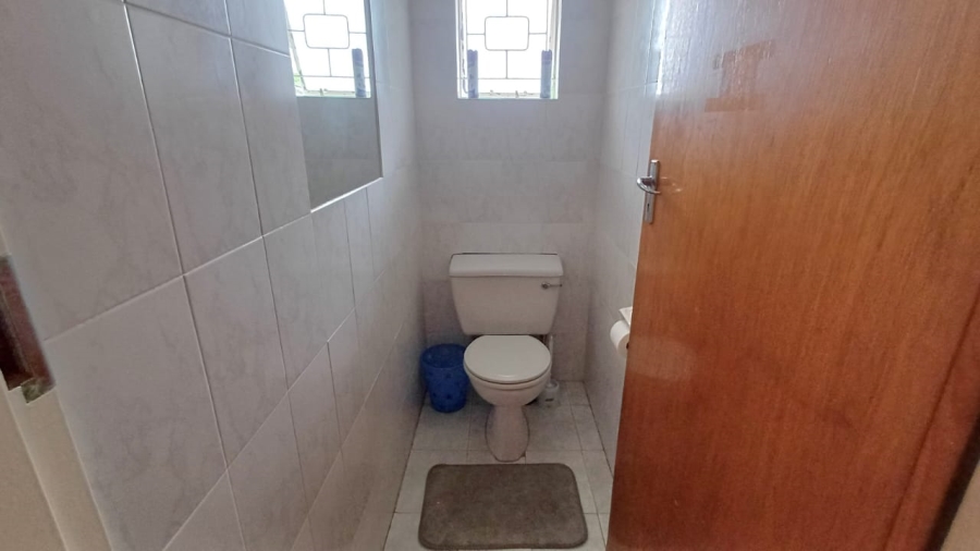 5 Bedroom Property for Sale in Vanes Estate Eastern Cape